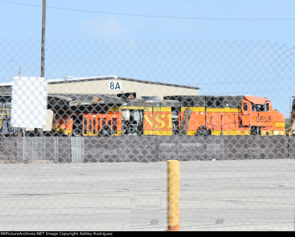 BNSF 5658